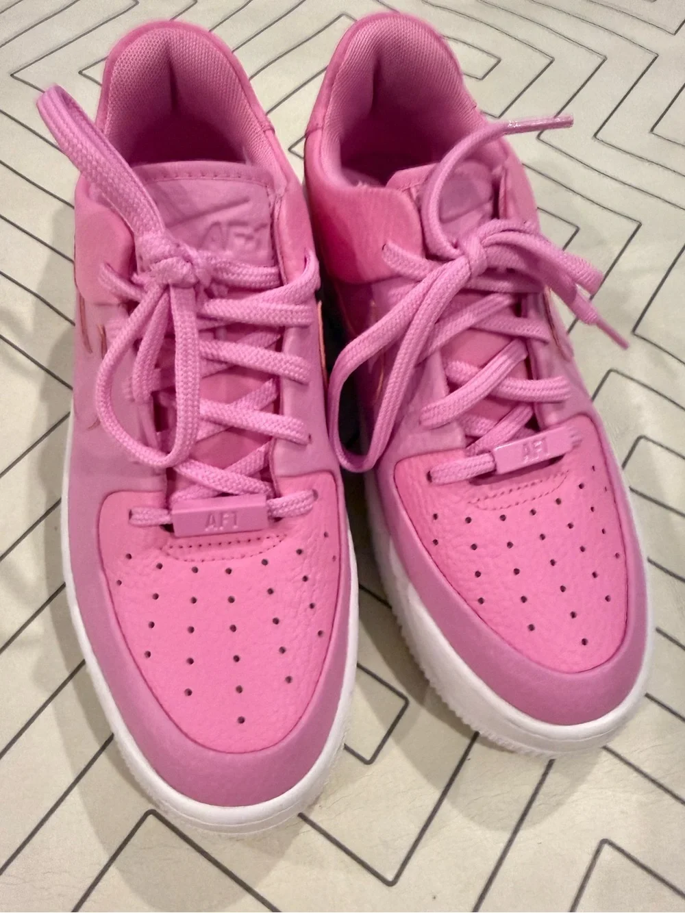 Nike Air Force 1 Sage Low 'Psychic Pink Sneakers